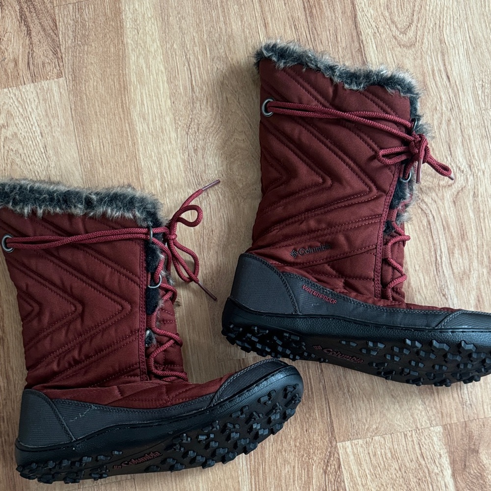 Columbia Women's Burgundy Winter Boots